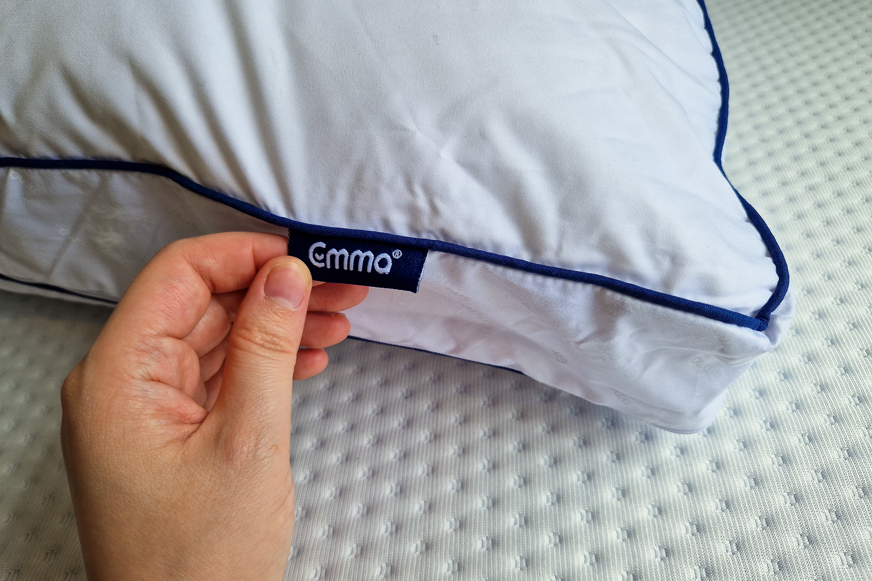 emma premium microfibre pillow tag
